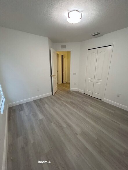 Building Photo - 5023 Quadrangle Ct