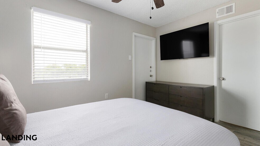 Building Photo - 130 Camino De Oro