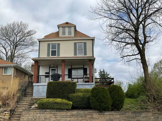 Primary Photo - 1632 Steuben St