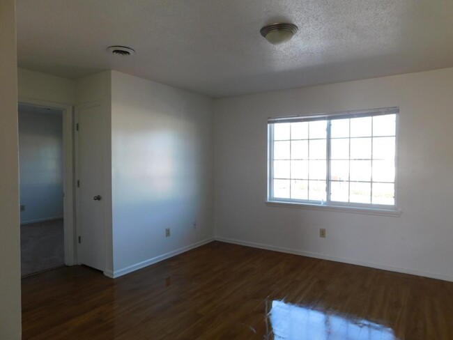 Building Photo - 2312 Indian Dr