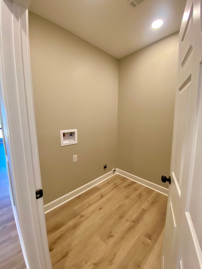 Building Photo - 230 Sylvan Rd