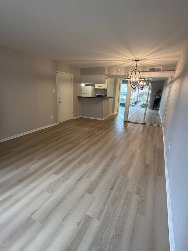 Building Photo - 6750 Quail Hollow Ct