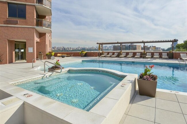 Building Photo - 97 Gorge Rd