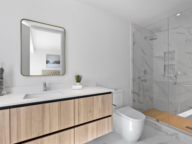 Building Photo - 1020 Sunset Point Rd