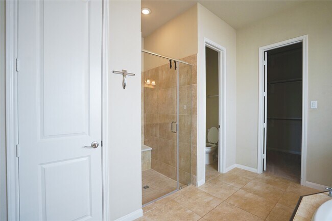 Building Photo - 29034 Canyon Oak Dr