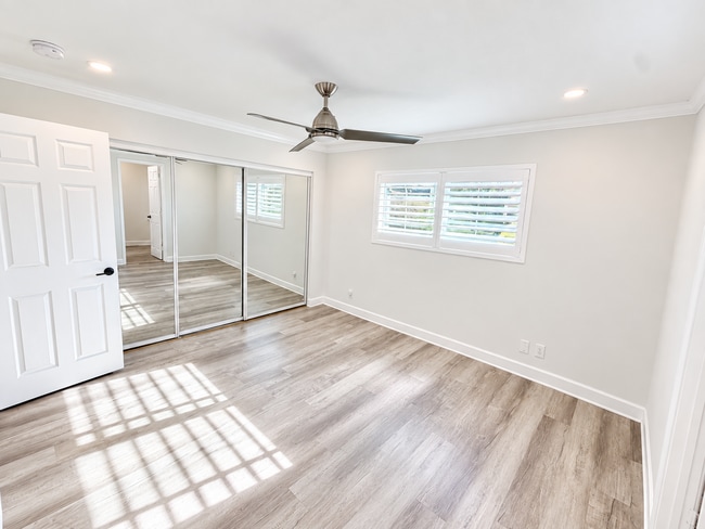 Building Photo - 2254 N Gaviota Ave