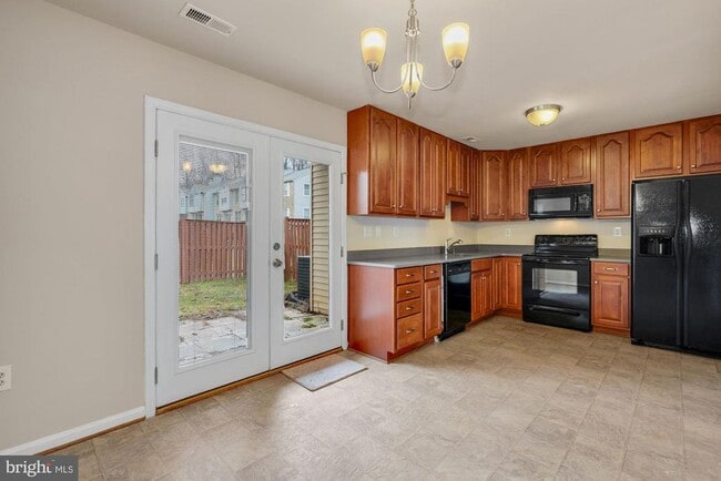 Building Photo - 3271 Westdale Ct