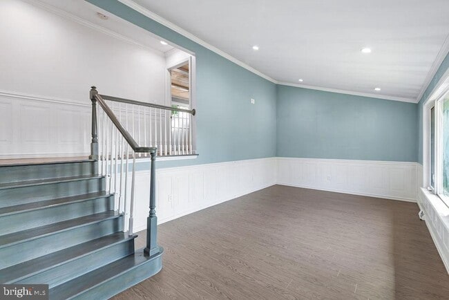 Building Photo - 23 N Sunset Dr