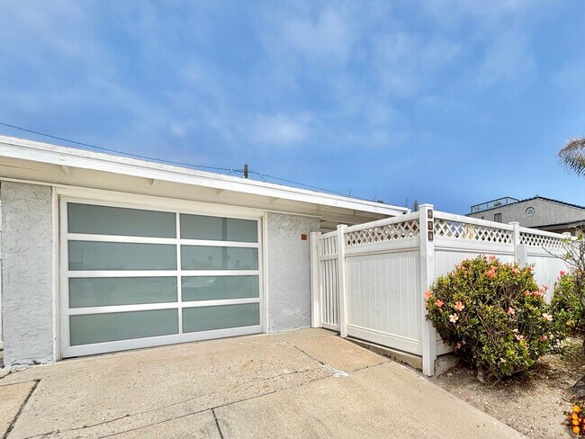 Building Photo - 207 Rossmore- MFR