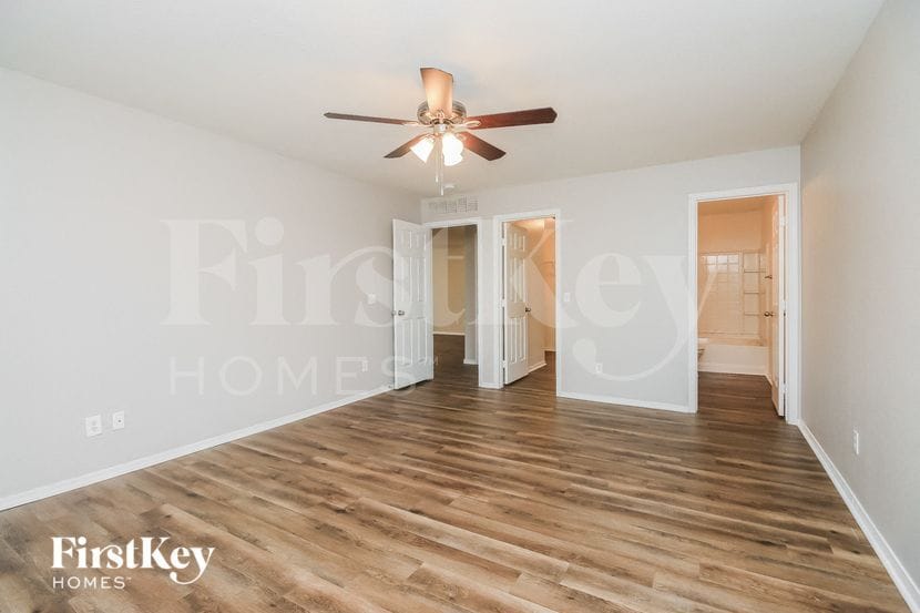 Building Photo - 1633 E Dust Devil Dr