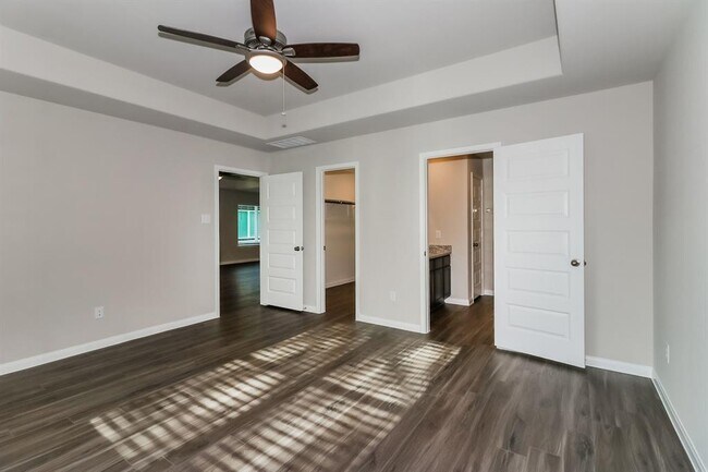 Building Photo - 5622 Briana Dee Dr