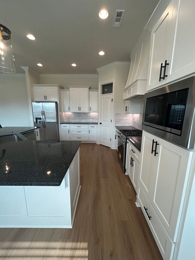 Building Photo - Beautiful Modern Home in Pea Ridge!