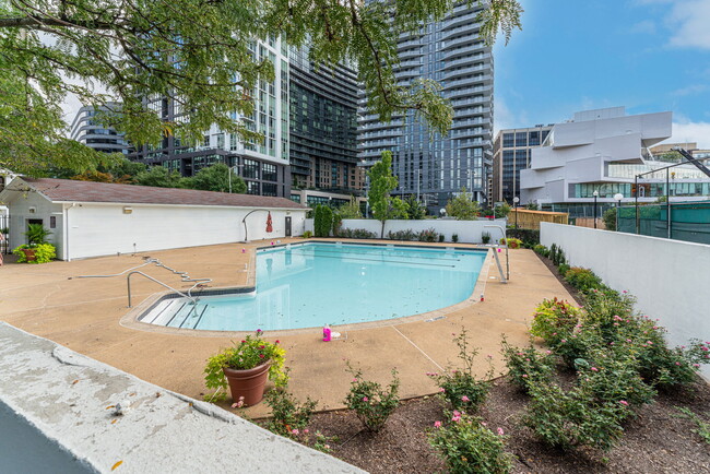 Outdoor pool has plenty of seating! - 1530 Key Blvd