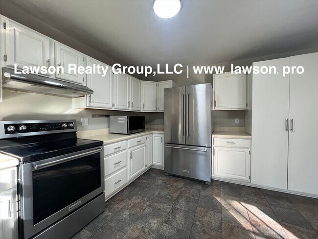 Building Photo - Peaceful Retreat with Outdoor Space-Botetourt County