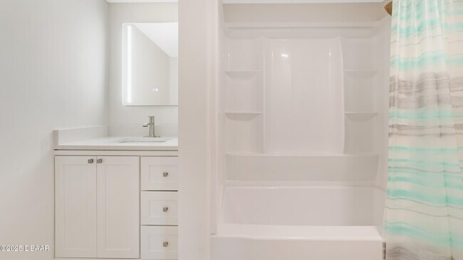 Building Photo - 840 Center Ave