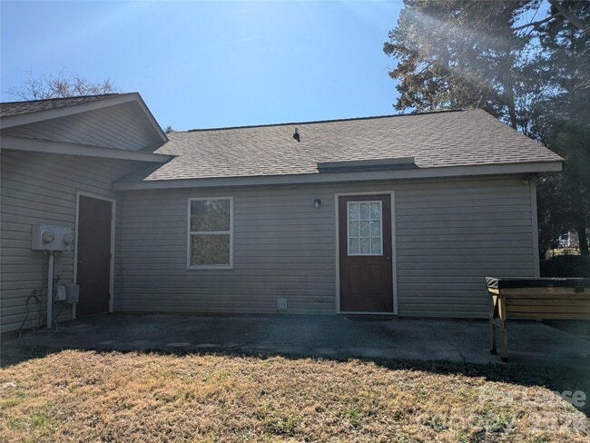 Building Photo - 119 Birdie Ct