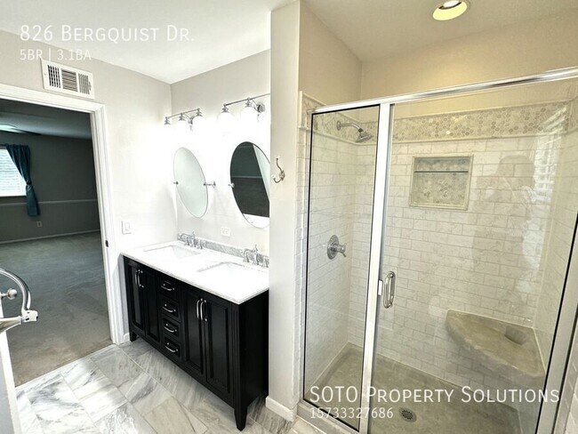 Building Photo - 826 Bergquist Dr