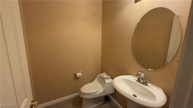 Building Photo - 10619 Sunwind Ave