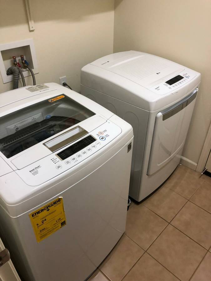 Building Photo - 680 Fernleaf Dr