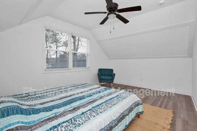 Building Photo - 506 Cross St