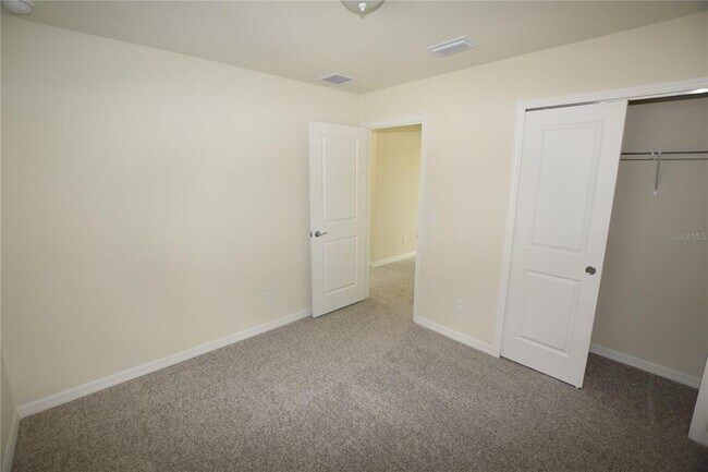 Building Photo - 5048 Holm Oak Dr