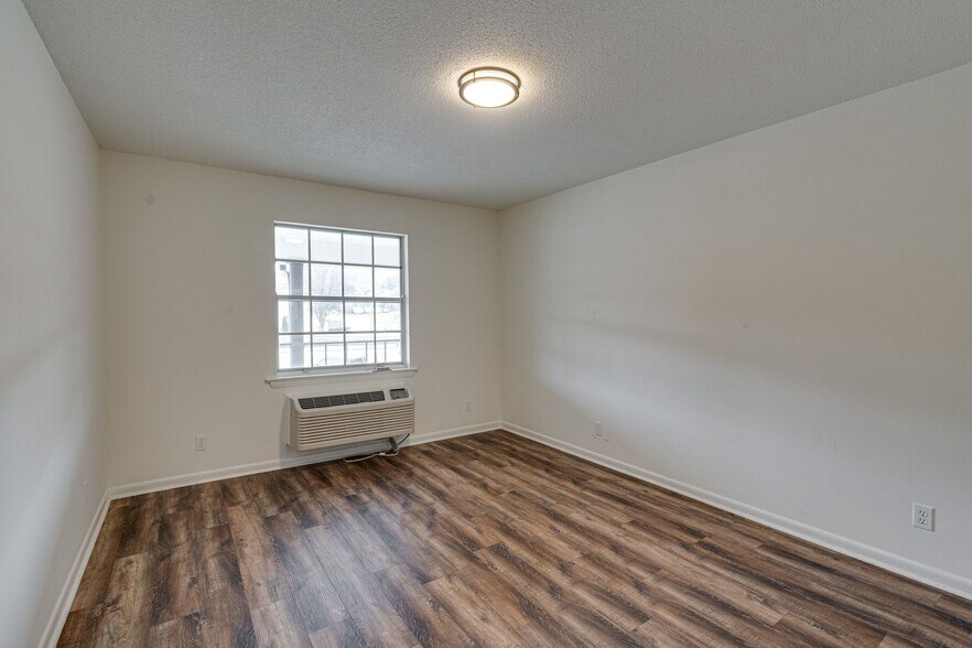 Building Photo - 2845 Dayton Blvd