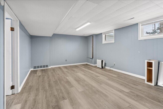 Building Photo - 1416 Starview Dr
