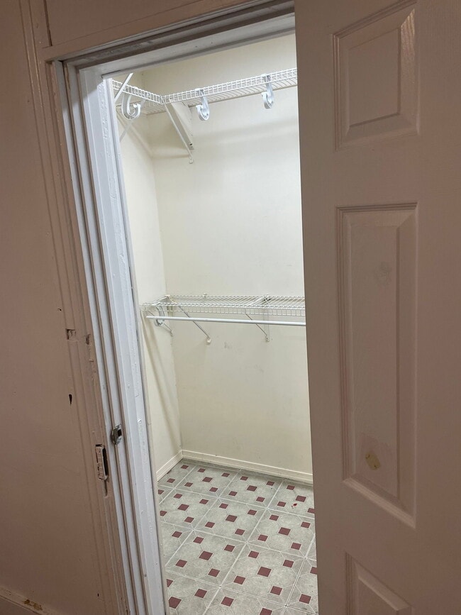 Building Photo - 855 Lancaster Ave