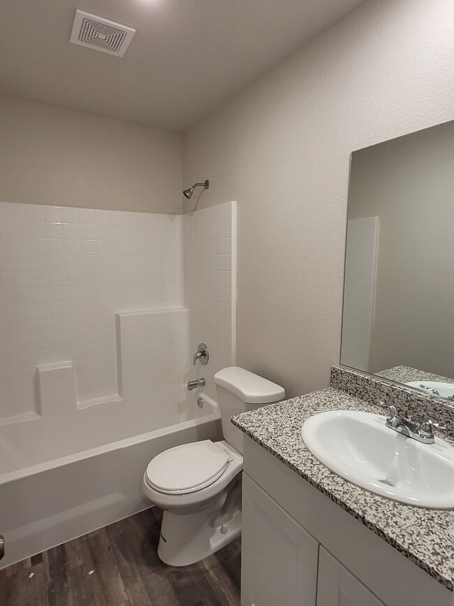 Building Photo - Beautiful 3/2 bath home located in Chaparral Terrace gated community.