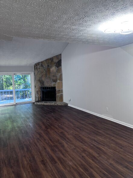 Spacious family room - 2288 Paces Ferry Rd SE