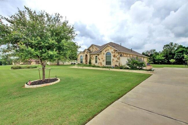 Building Photo - 323 Chisholm Trail