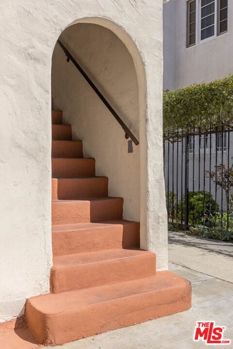 Building Photo - 6620 W 6th St