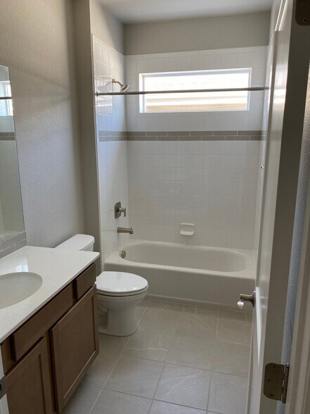 Building Photo - 6526 Miro Ln