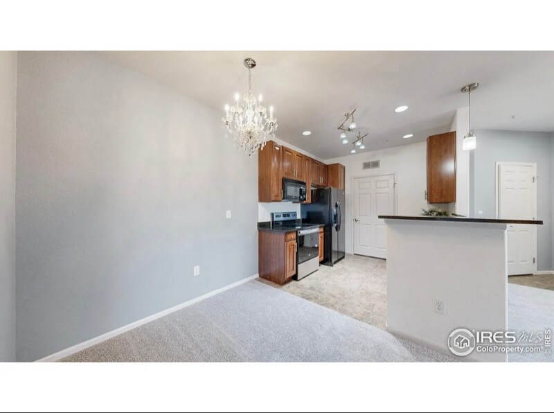 Building Photo - 1465 Blue Sky Cir