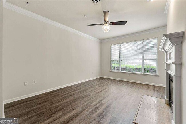 Building Photo - 2400 Cumberland Pkwy SE