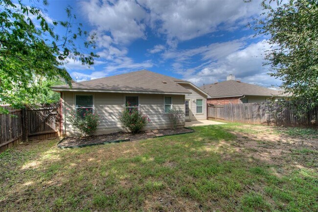 Building Photo - 290 Middle Creek Dr
