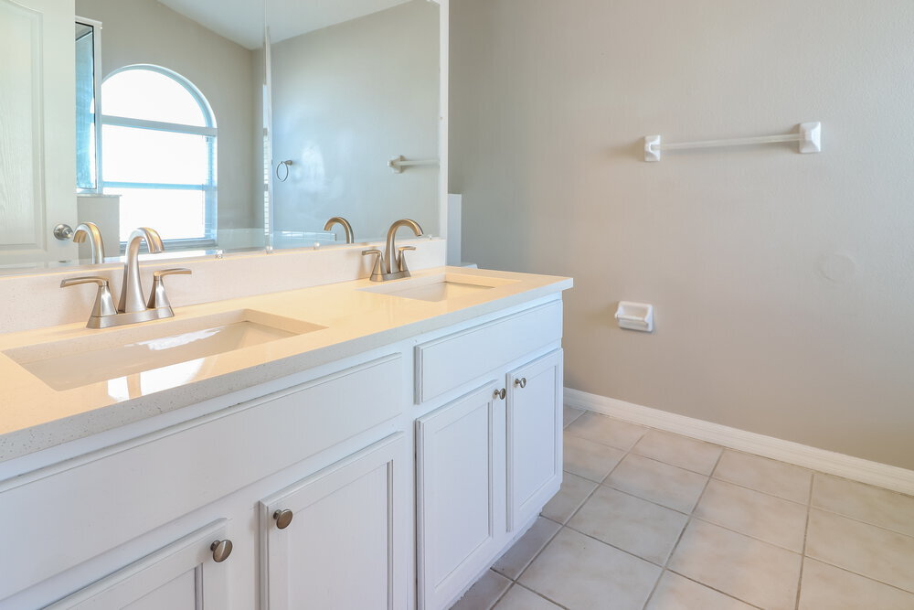 Building Photo - 25802 Bloomsbury Ct