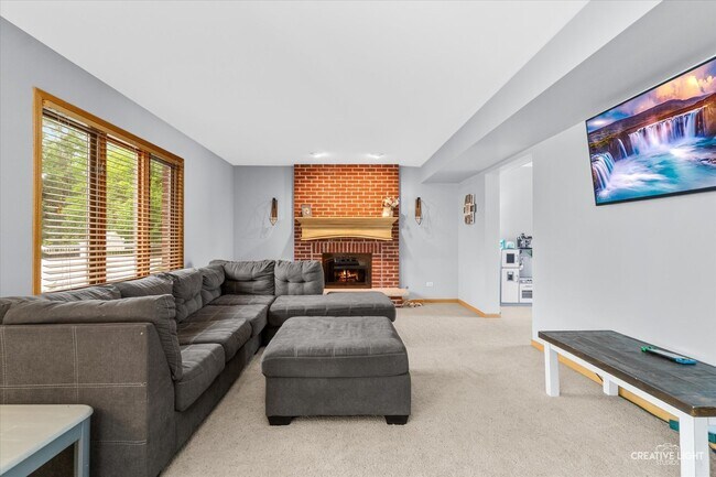 Building Photo - 610 High Grove Dr