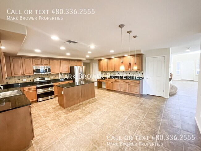 Building Photo - 1648 E Canyon Way