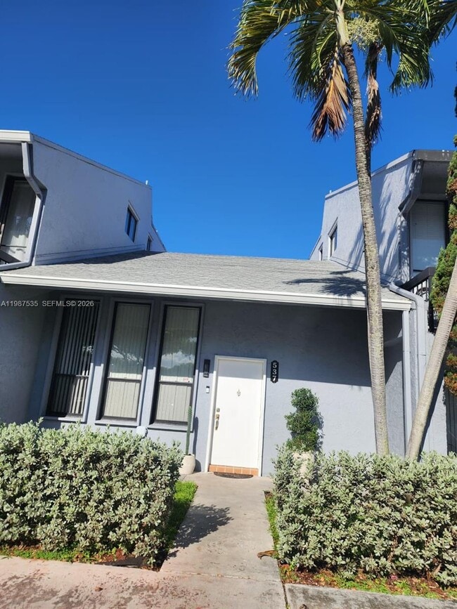 Building Photo - 537 N University Dr