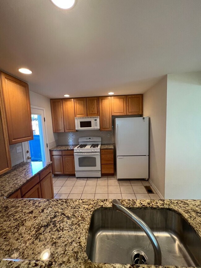 Building Photo - GORGEOUS 3 Bed 3 Bath Home In North Boulder