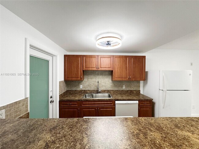 Building Photo - 363 Washington Ave