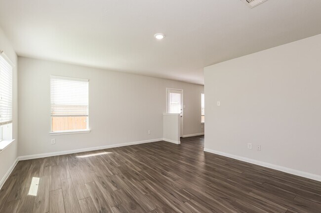 Building Photo - 2438 Gibbs Bend Ct