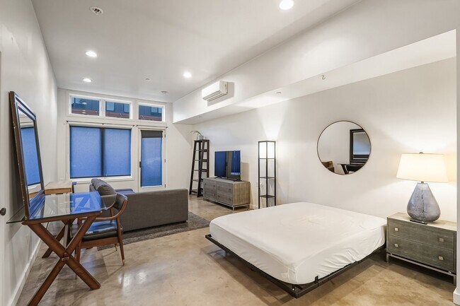 Building Photo - 18-20 N Monroe St