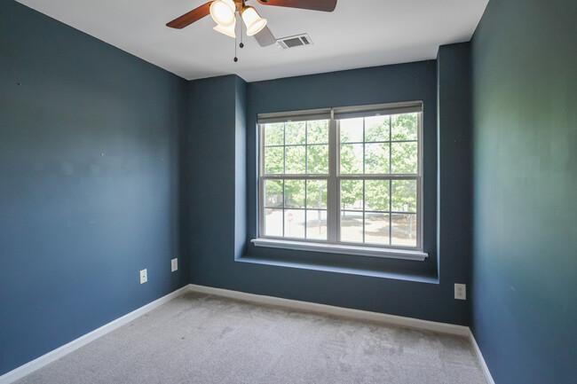 Building Photo - 1759 Hidden Creek Dr