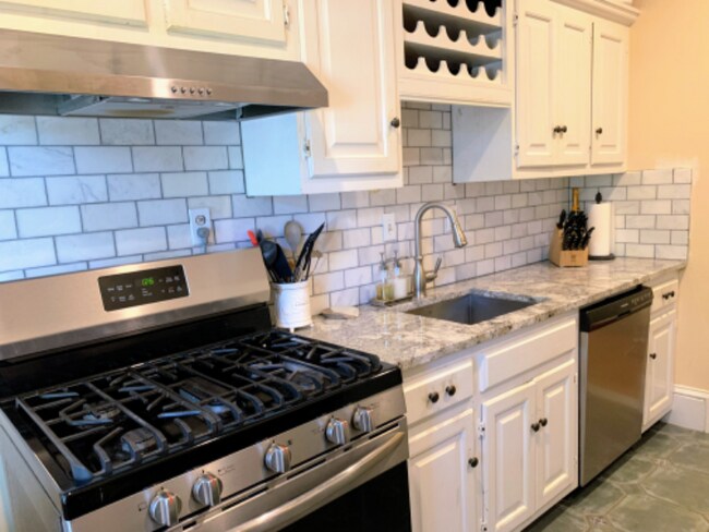 Building Photo - 9 Braemore Rd