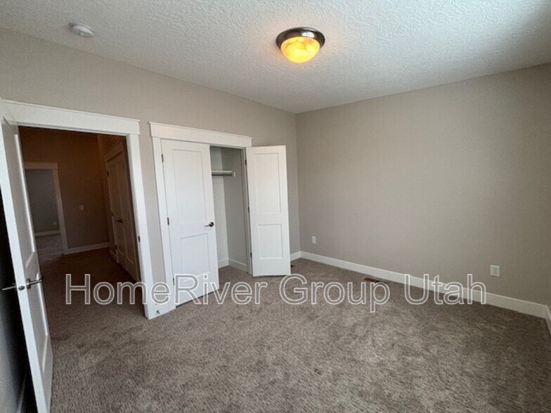 Building Photo - 276 E Sandy Sage Way