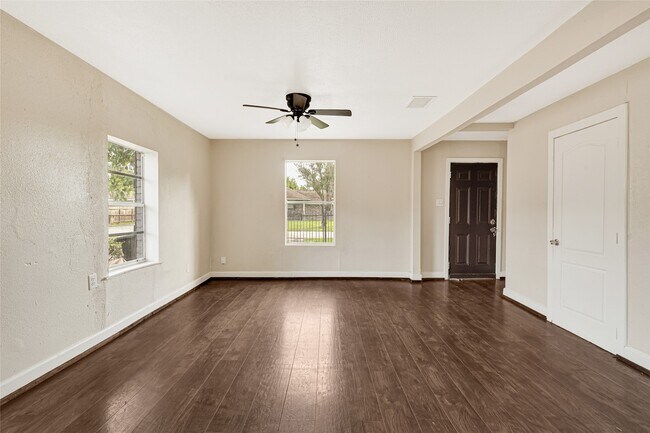Building Photo - 7526 Bywood St
