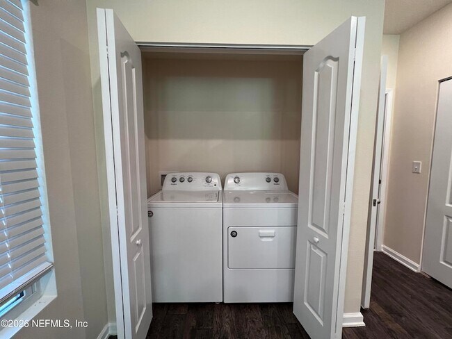 Building Photo - 266 Aralia Ln