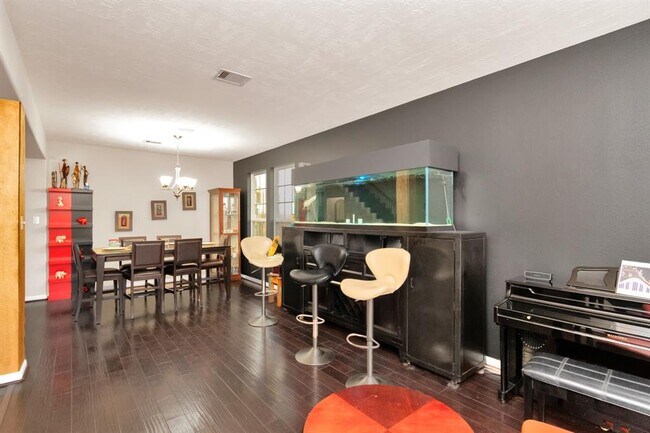Building Photo - 6915 Moreleigh Branch Dr